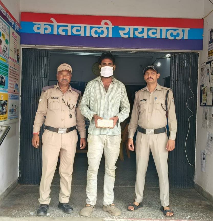मोबाइल स्नेचिंग की घटना का दून पुलिस ने किया खुलासा