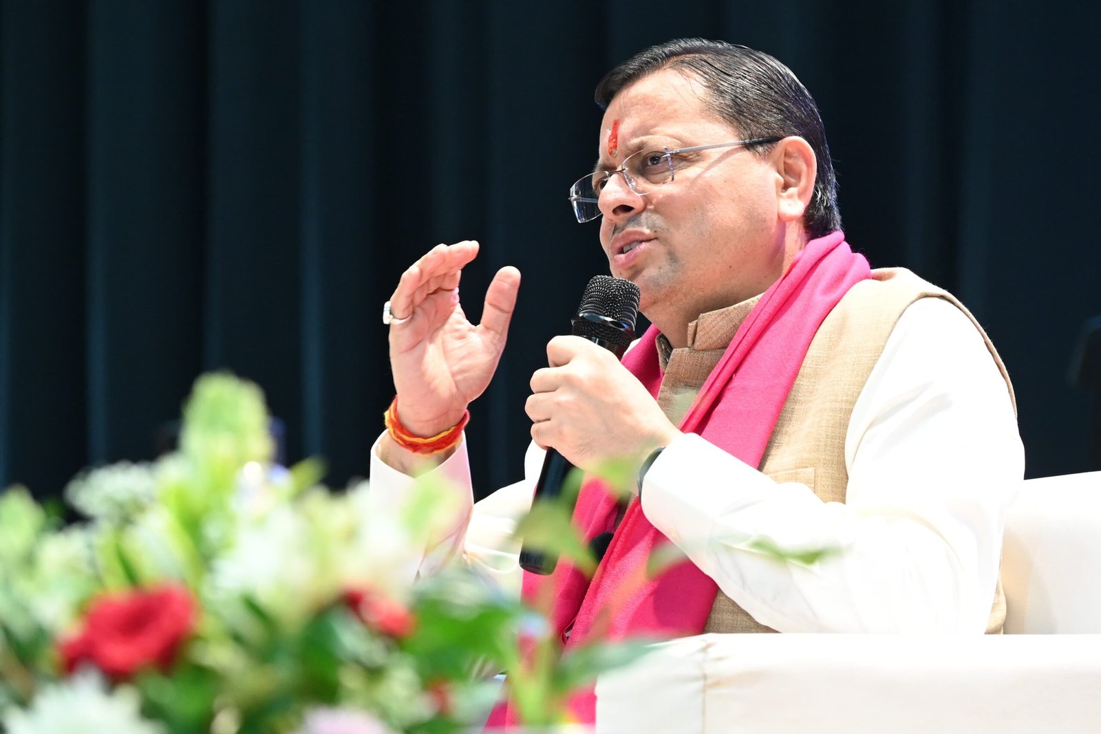 दून विश्वविद्यालय में मुख्यमंत्री ने युवाओं से किया संवाद